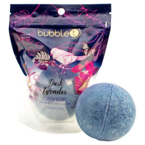Bubble T Dark Wonder Acai Berry and Hibiscus Tea Bath Fizzer 150g Imagen 1