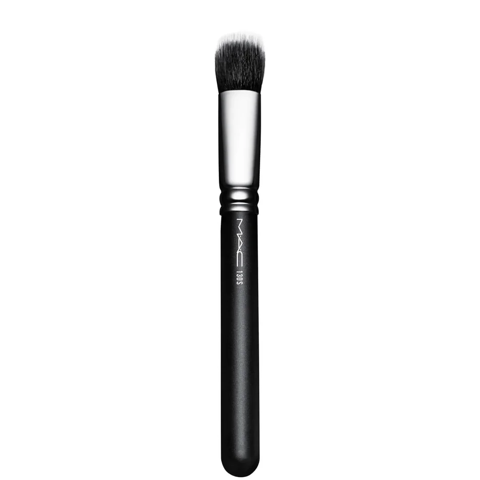 Pincel 130S Short Duo Fibre de MAC Imagen 1