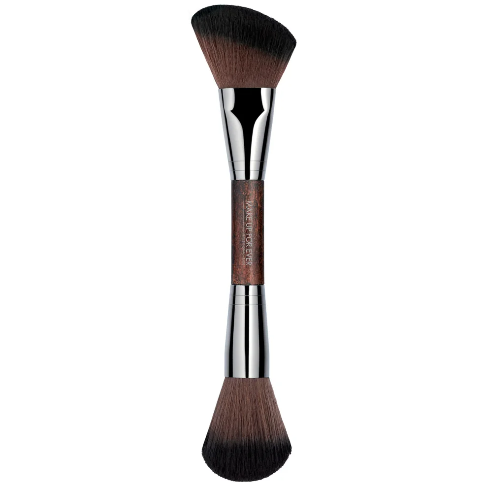 MAKE UP FOR EVER #158 Double-Ended Sculpting Brush - Blush and Highlighter - Imagen 1