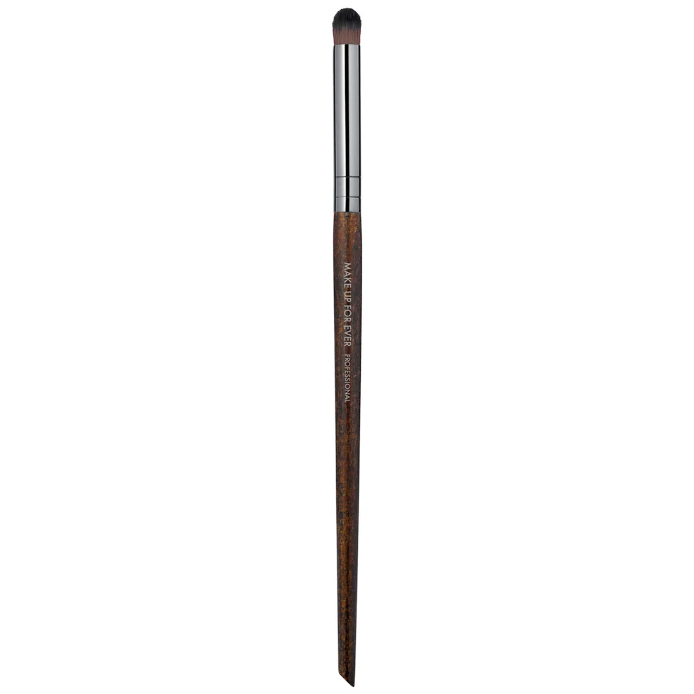 MAKE UP FOR EVER #216 Precision Blender Brush - M - Imagen 1