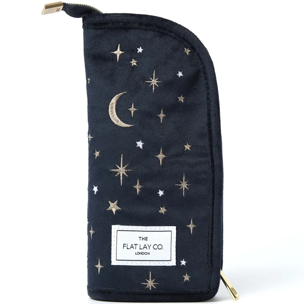 The Flat Lay Co. Brush Holder in Embroidered Celestial Blue Velvet Imagen 1