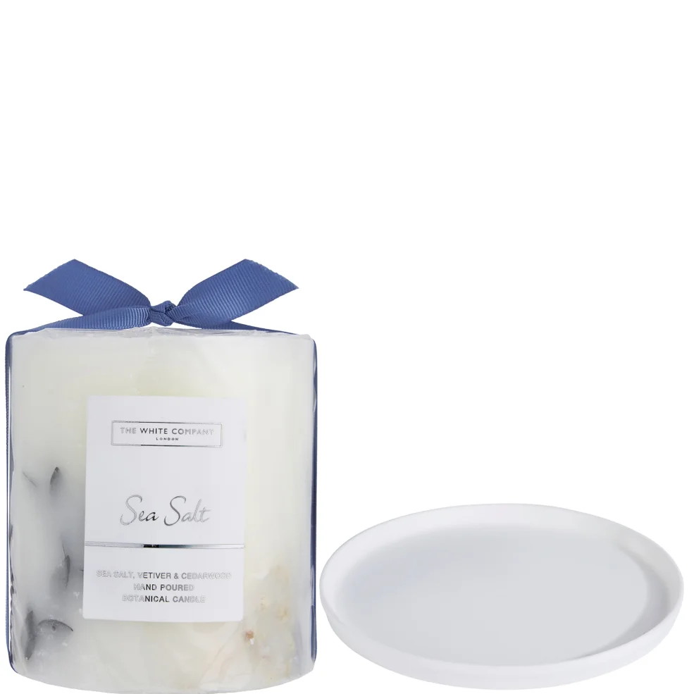 The White Company Sea Salt Botanical Candle and Plate - Medium Imagen 1