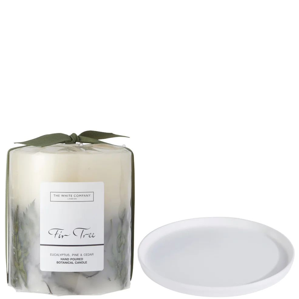 The White Company The Fir Tree Botanical Candle and Plate - Medium Imagen 1